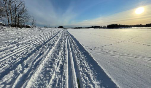 Skidspår på Veda