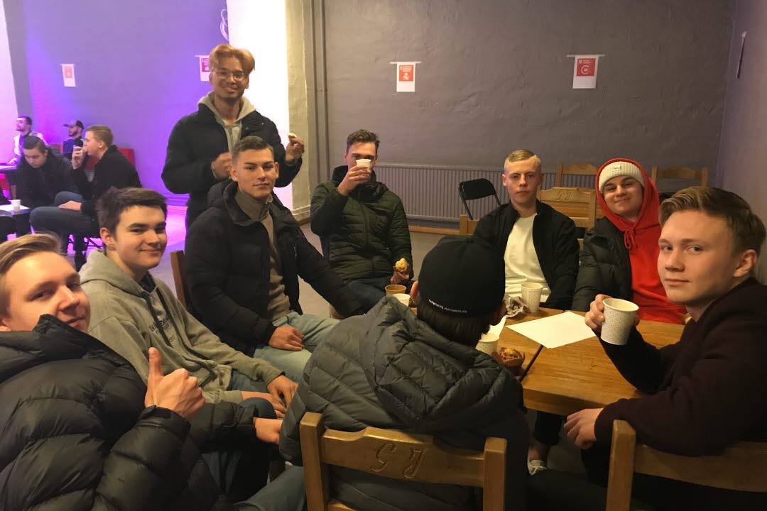 Grupp ungdomar
