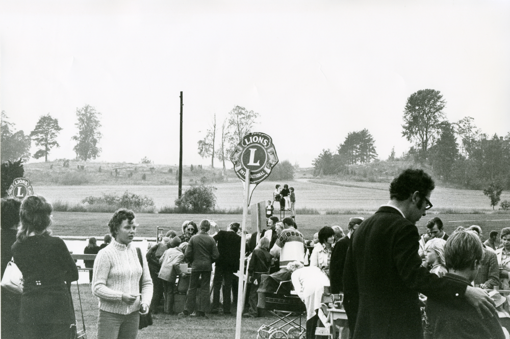 Lions familjefest den 10 september avslutar säsongen på Kvarnbadet.
•Fotografiet ingår i bildserien ”Vardagsliv i Vallentuna kommun” av Rachael Gough-Azmier & Gunilla Blomé, Haga Studios HB.
