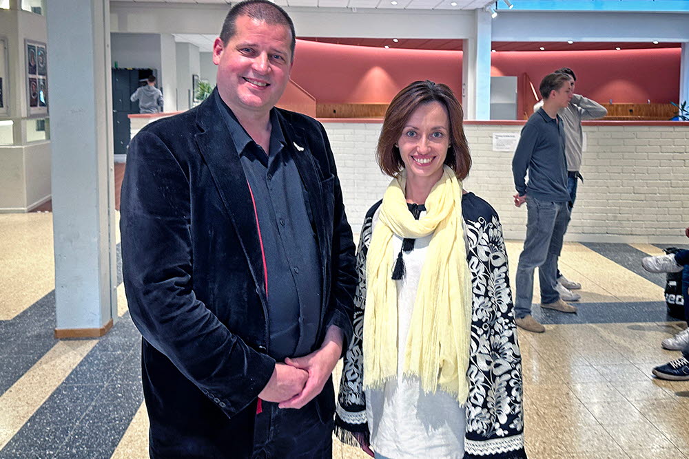 Johan Klintberg, rektor på Vallentuna gymnasium, och Nadiia Kuzmychova, biträdande utbildningsminister i \r\nUkraina.