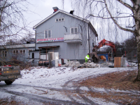 Huset på Olsborgsvägen som tidigare var lokaler för Konsum, sedan posthus med brevbärarexpedition och slutligen pizzeria "Lilla huset" ska rivas. Huset byggdes för Konsum 1939.