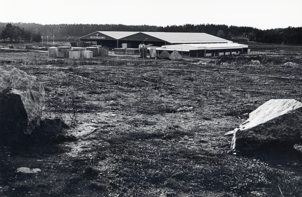 Canada bygg AB, byggvaruhus i Rosendals industriområde. Företaget låg tidigare mitt emot Vallentuna järnvägsstation, där det efterträdde Lengquist & Hahn såg