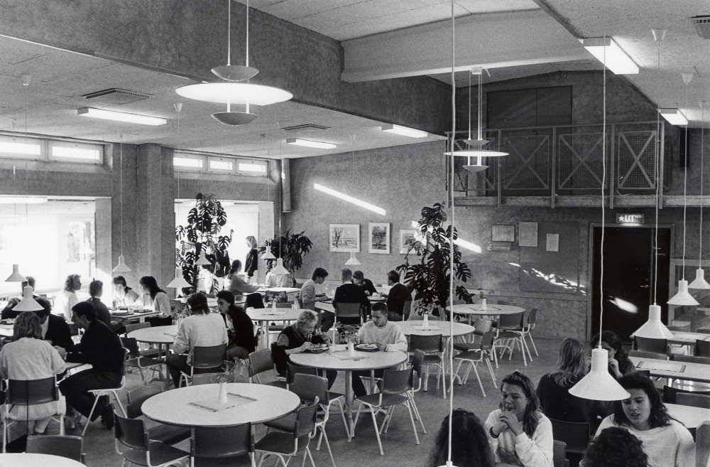 Elevmatsalen i Vallentuna gymnasium