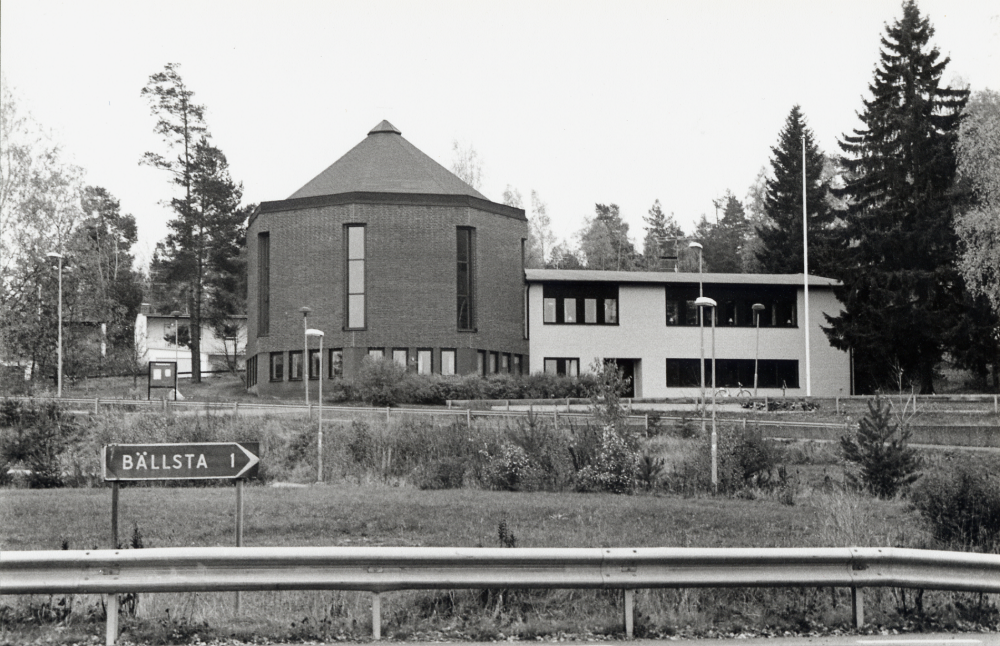 Åbybergskyrkan i Vallentuna med adress Bergvägen