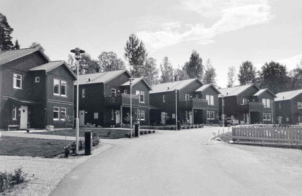 Nybyggt bostadsområde i Bällstalund, Vallentuna.  Husen har adress Fritzbergsvägen efter en nu riven rättarbostad som hörde till Bällsta gård