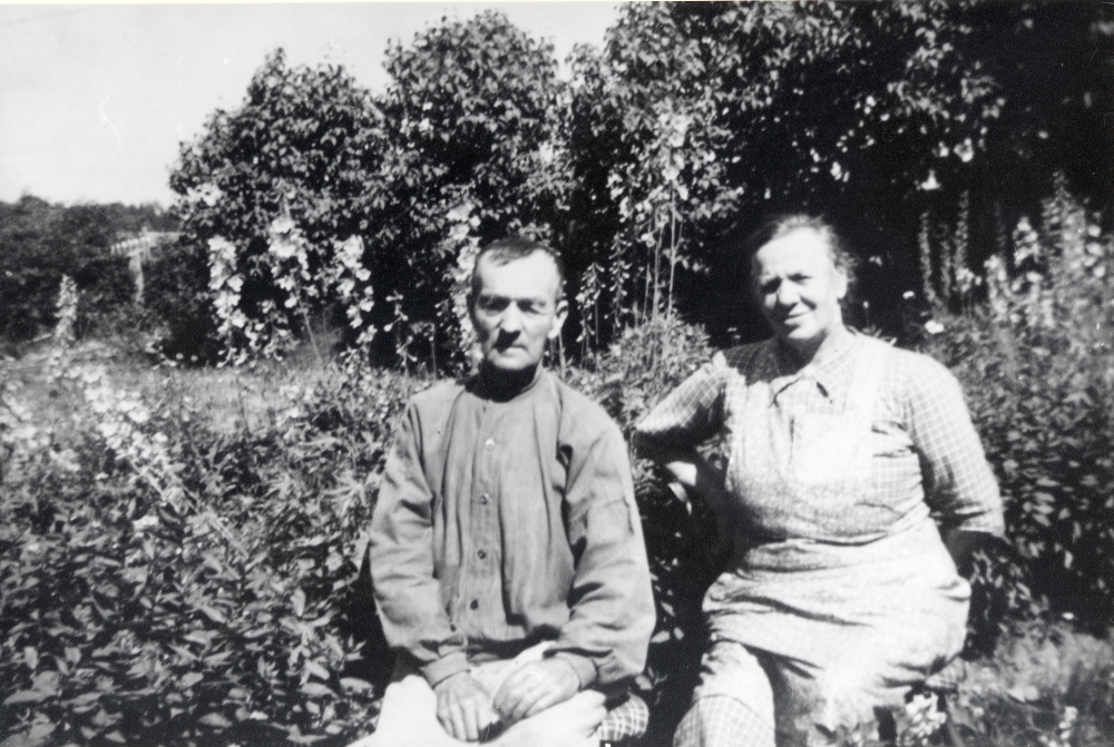 Den siste orgeltrampareni Frösunda kyrka, Anton Jansson och hans hustru Hilda Jansson bodde på Johannelund i Frösunda Se Ljudband 47