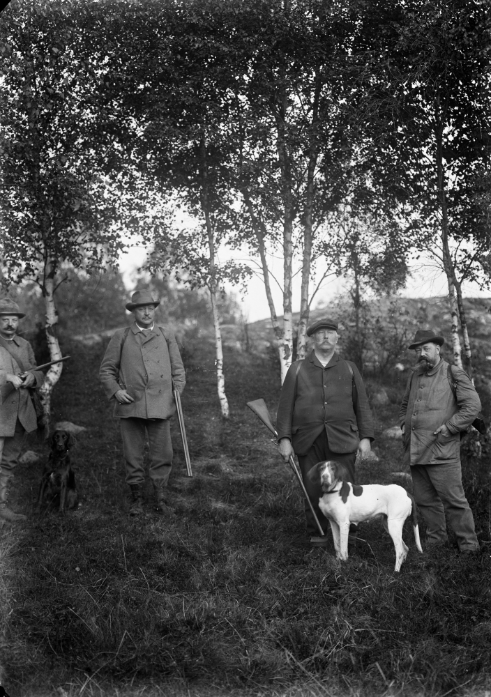 Hästhagen mitt emot Vasa? Nummer 2 från vänster Henning Nyberg?