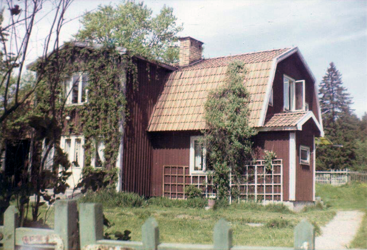 Gården kom till släkten Ehrman 1930. Ägare var då Gustav och Margit Sellander (född Ehrman).