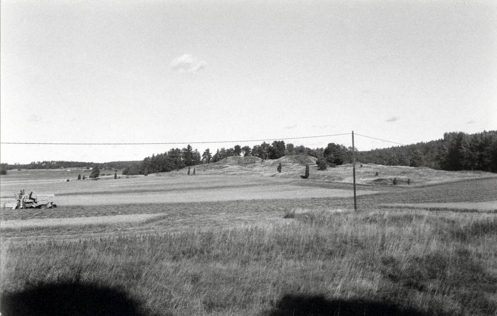Sjökullarna i Vada sedda från kyrkplanen vid Vada kyrka