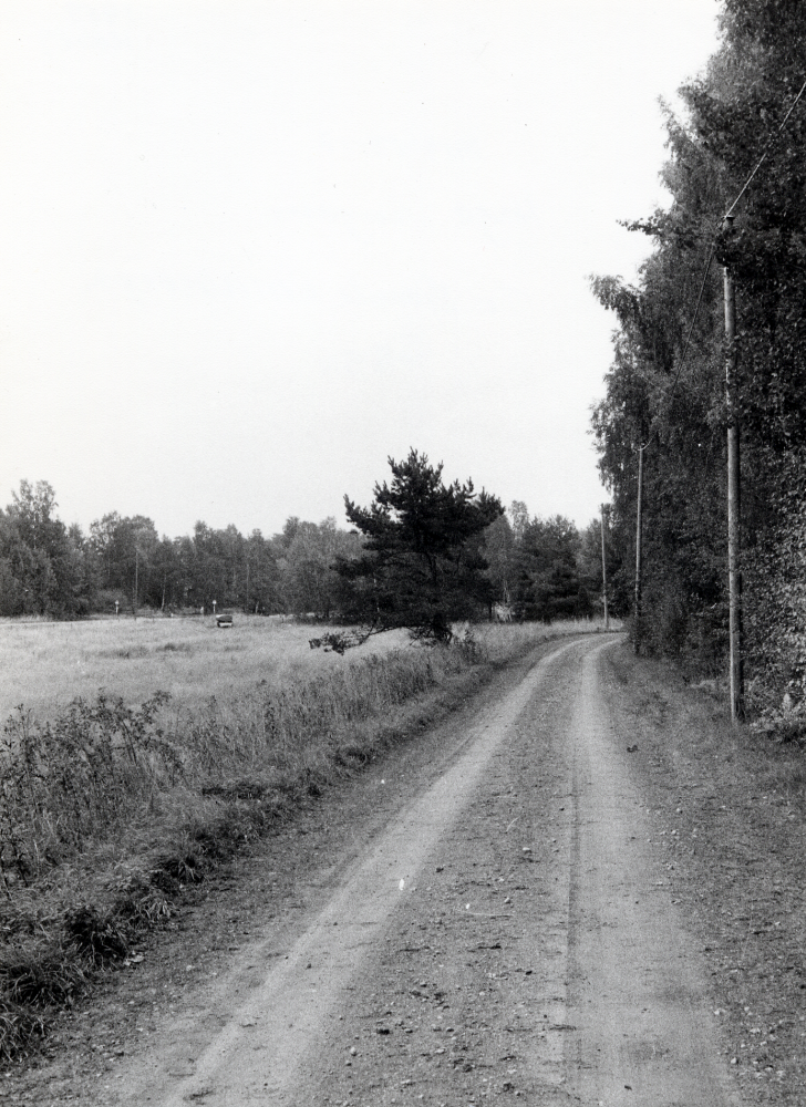 Gamla vägen mot Norrtälje genom Angarn öster om Angarns missionshus