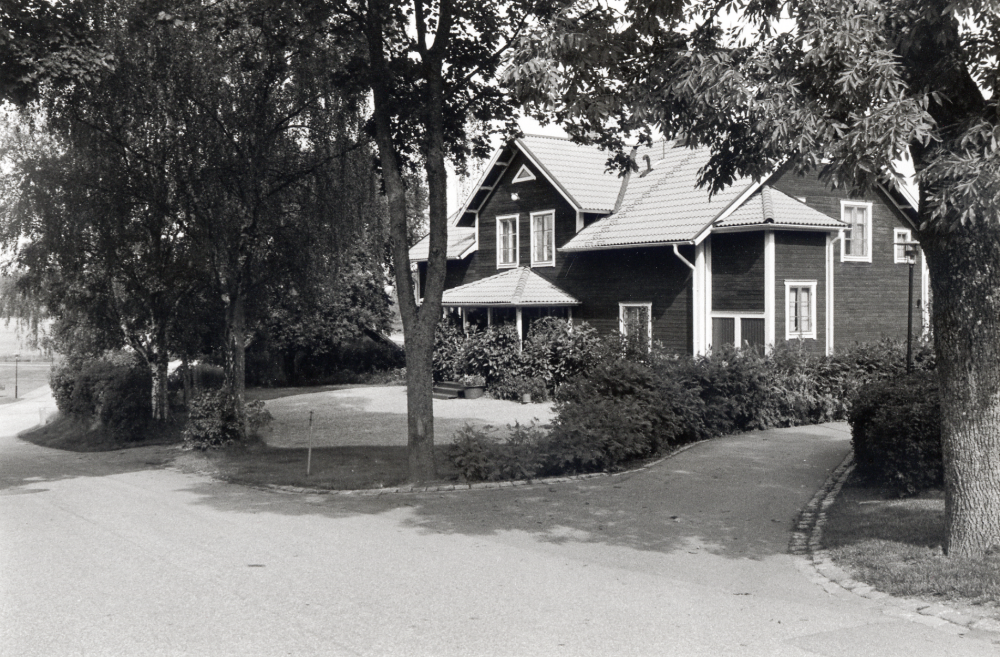 Arrendatorsbostaden vid Vallentuna prästgård nedanför Mathiasgården
