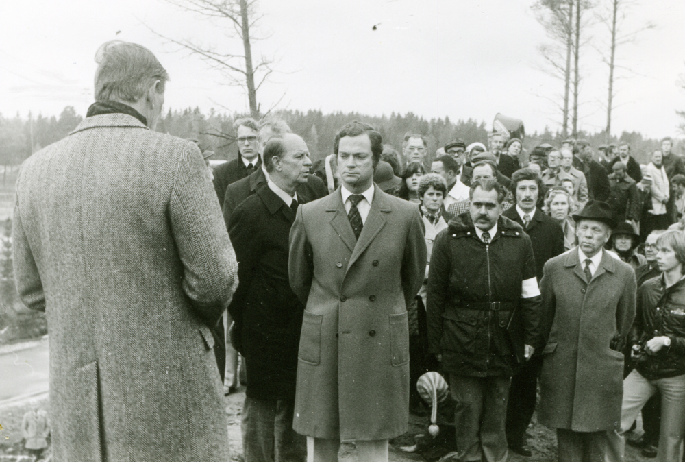 AB Gillingebanans Trafikövningsplats startades hösten 1975 som ett samarbete mellan sju kommuner runt Stockholm för att ge stockholmarna möjlighet att öva halkkörning. Det ursprungliga namnet var Nordostregionens motorövningsbana men kallades ända från starten Gillingebanan. I november 1975 invigdes anläggningen med besök av  kung Carl XVI Gustaf.