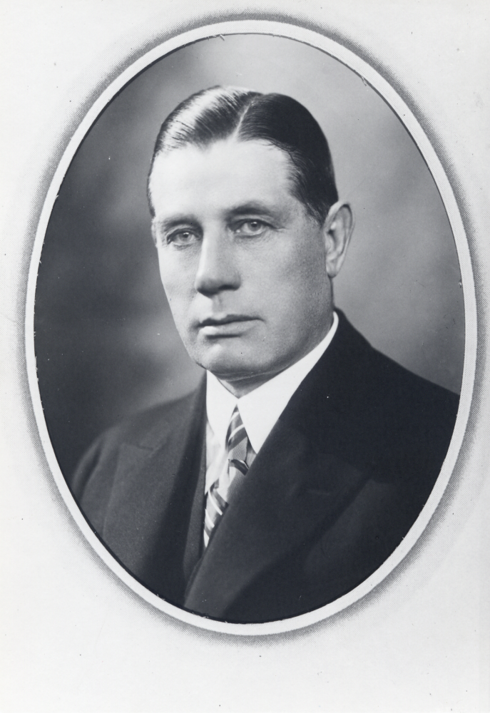 Riksdagsman  Edvard Thorell flyttade till Frösunda 1900.  Han var född 17 mars 1881 och dog 23 juni 1953.  1907 gifte han sig med Eufrosyne Pettersson från Tarby gård.  Till  Stolp-Ekeby  flyttade familjen 1916.  Barn.  Henry Thorell   Inga Thorell  gift  Olsen  och  Dagny Thorell  Thorell ägde  Frösunda såg  och var ordförande i kommunalnämnden.  Han satt också i direktionen för Frösundaortens fattigvårdsförbund.