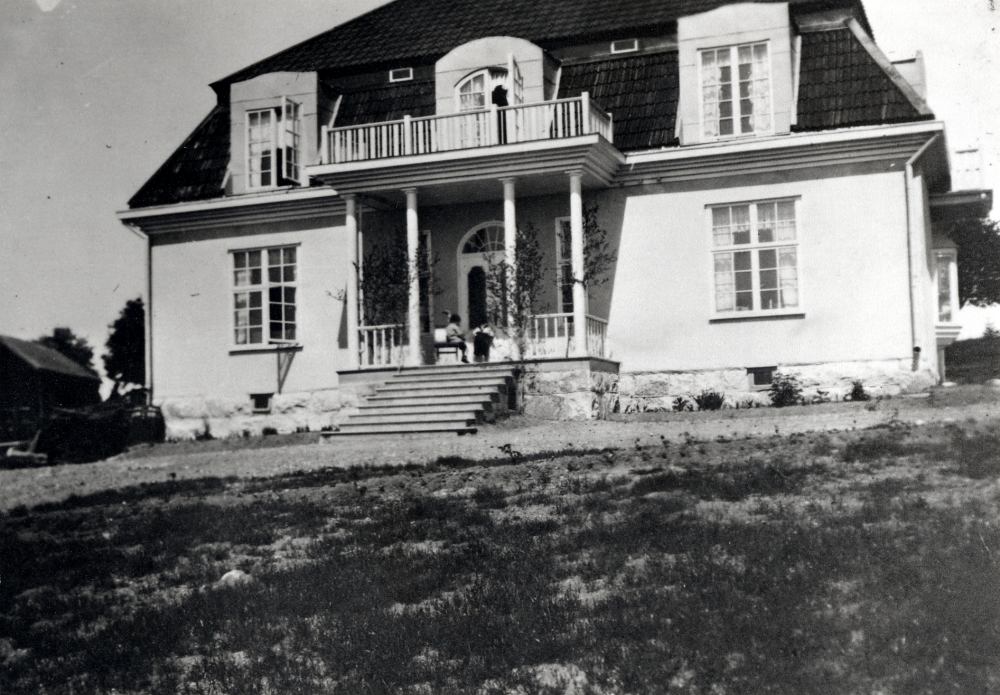 Västanberga gård byggdes av Astrid och Hans von Euler.