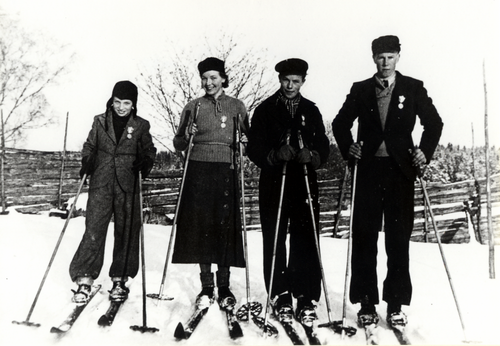 Klubbmästare på skidor i Frösunda SK.  Vinnare skolklass: Berthold Östervall,  vinnare damklassen: Gurli Öhman, vinnare juniorer:  Boris Öhman och vinnare seniorer: Arnold Fredin