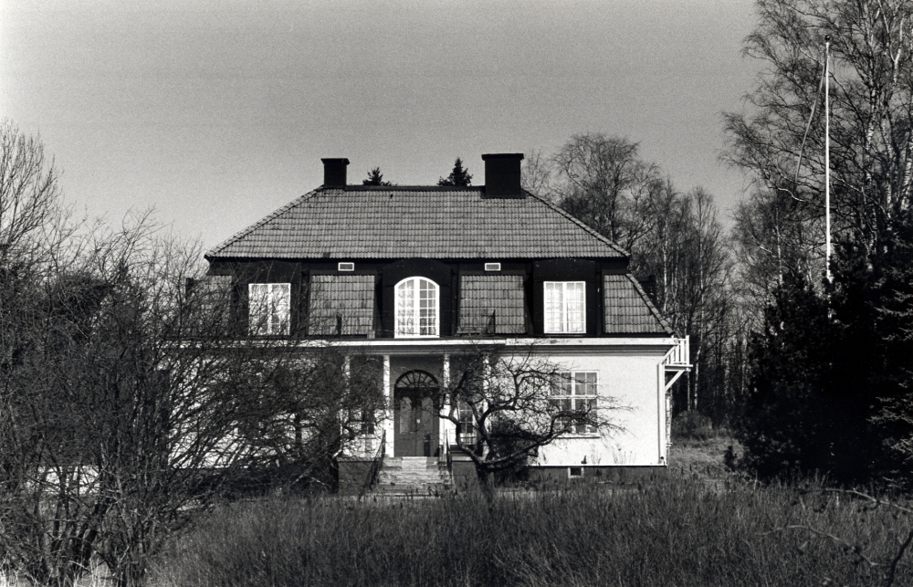 Västanberga gård i Vallentuna.  Fasaden mot söder