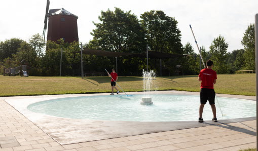 Sommarjobbare vid kvarnbadet