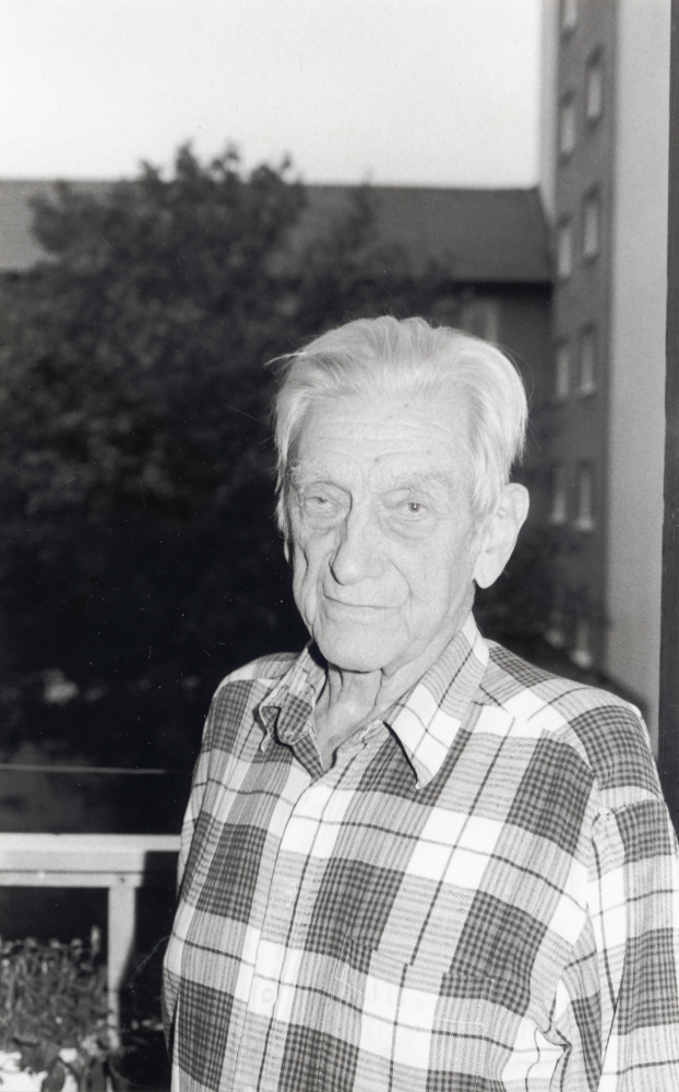 Manfred Pettersson, född i Stockholm 1908, arbetade på Vallentuna tegelbruk mellan åren 1925-1951