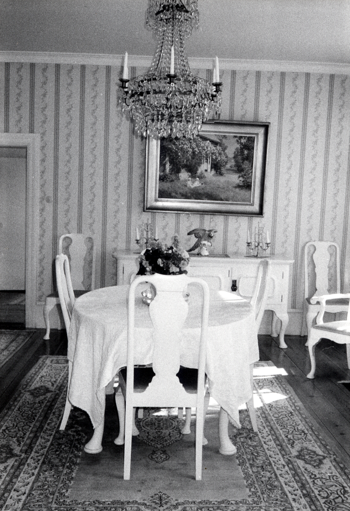 Interiör från matsalen i Stora Karby gård.  Foto från Hembygdsdag med Öppet hus under byggnadsåret