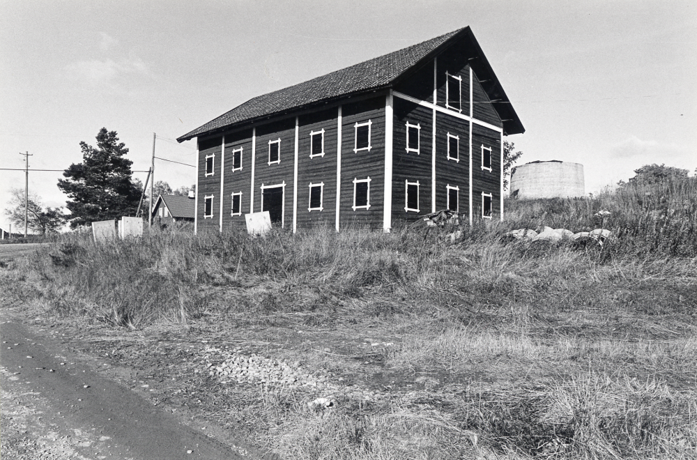 Backa gård i Kårsta. Magasin
